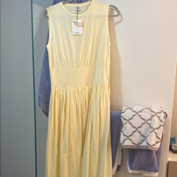 Light cream  Sleeveless Dress - Picture 3 of 5
